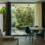 Apartamente de vacanță în Eforie Nord – avantaje pentru oaspeți față de cazarea la hoteluri și pensiuni
